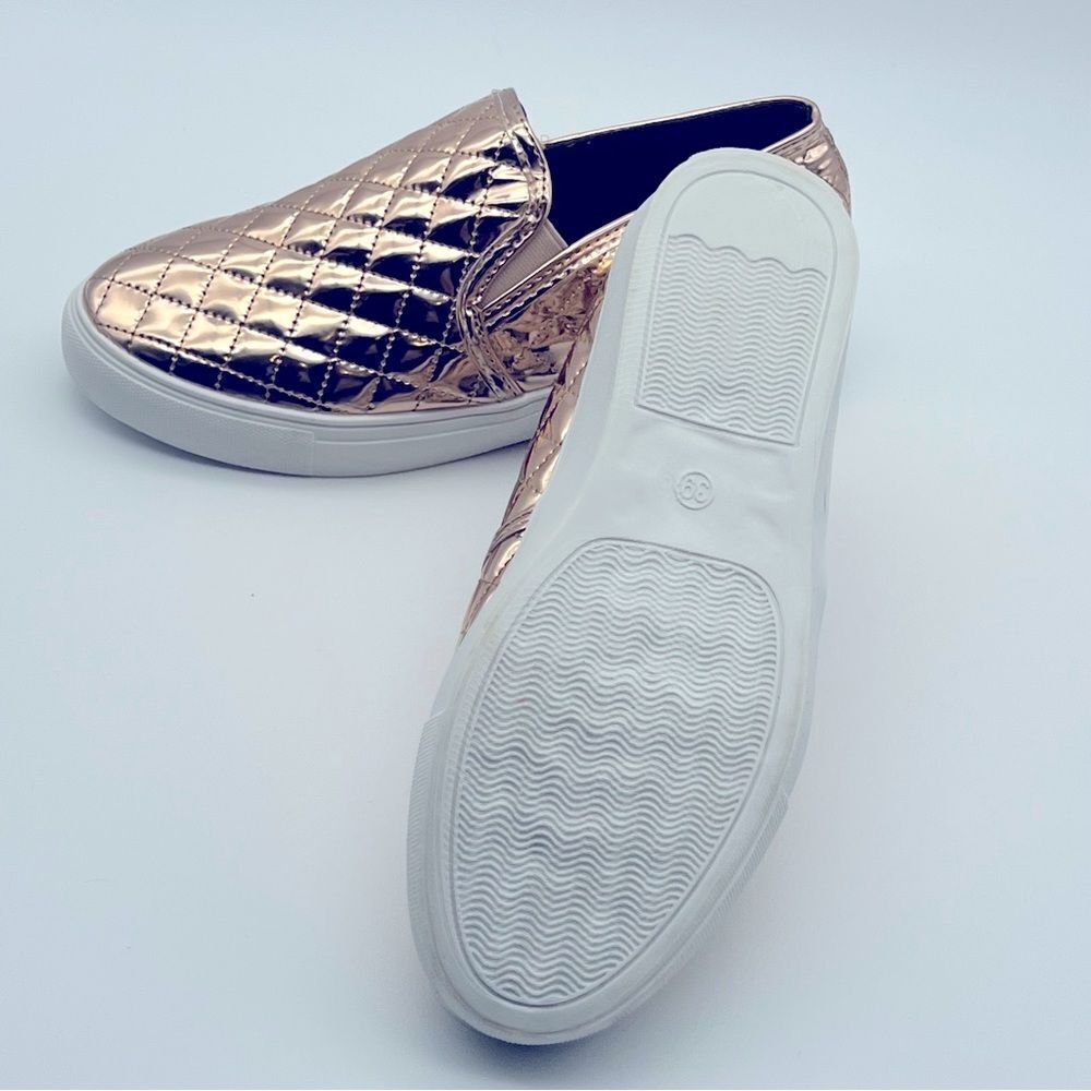 Rose Gold Slip On Sneakers Size 39 Brand Unknown Excellent Condition - Picture 3 of 9